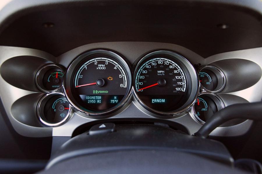 Chevrolet Silverado Hybrid 2010 года  (фото 16 из 44)